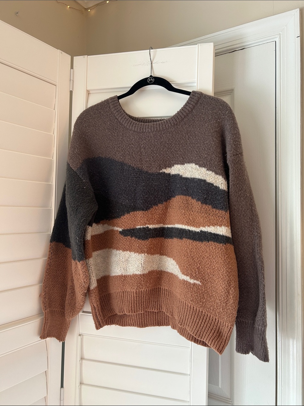 Colorblock Crewneck Sweater in Brown and Cream